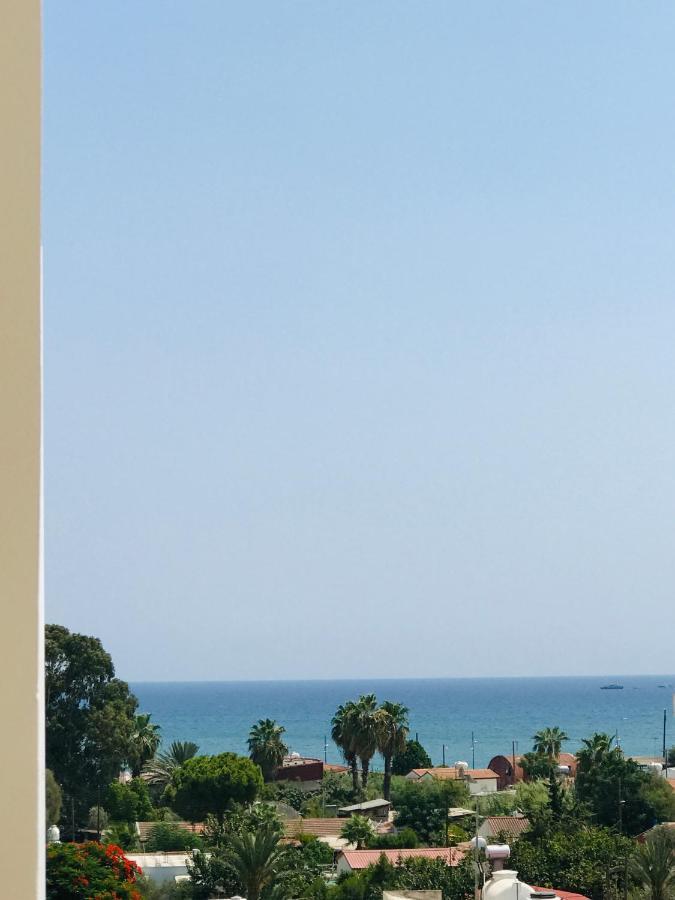Pool Apartment Larnaca Eksteriør billede