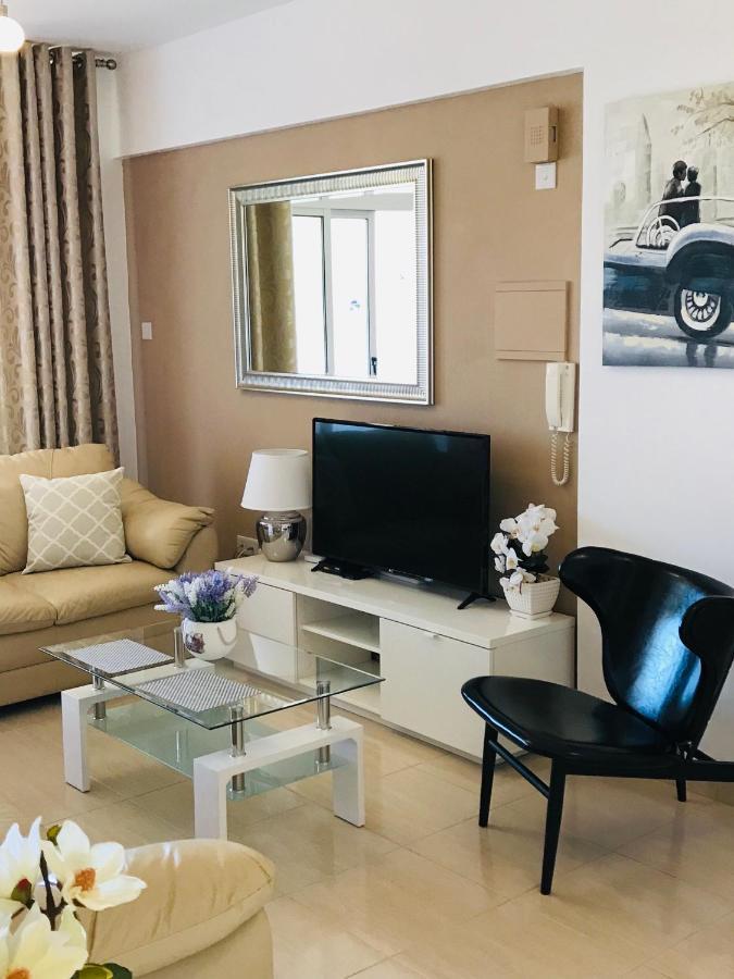 Pool Apartment Larnaca Eksteriør billede